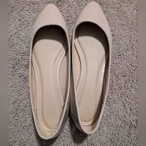 Old Navy Women's Beige Loafers